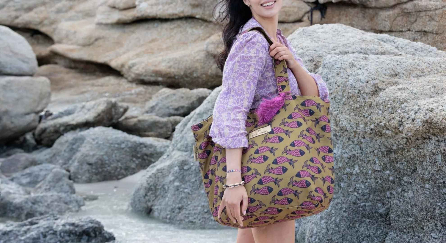 Top 5 grote strandtassen met rits – stijlvol, slim en strandklaar