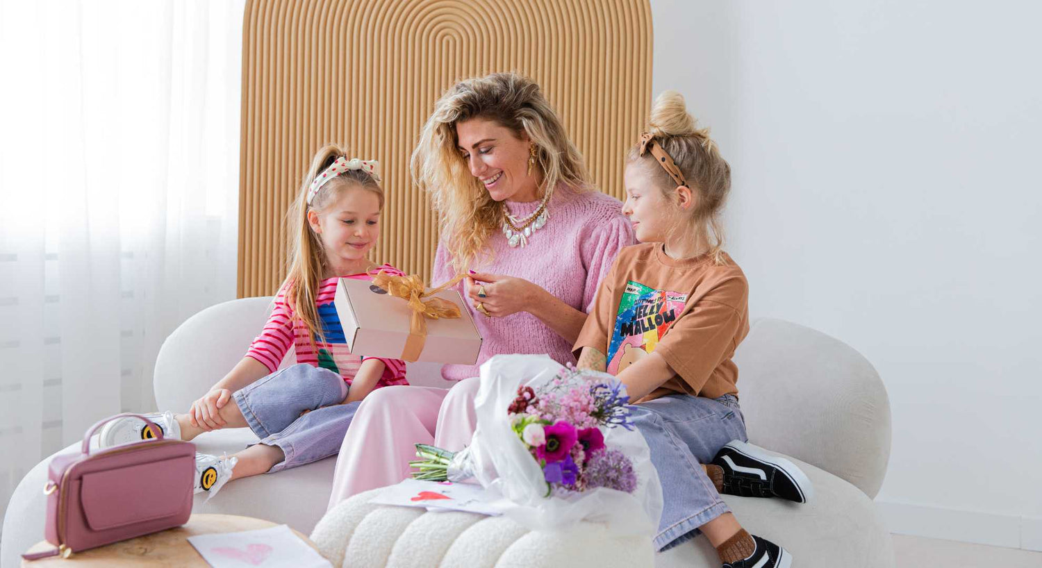 Hartvormige leren crossbody tas in vintage stijl – het perfecte Moederdagcadeau, inclusief liefdevolle kaarten en feestelijke verpakking