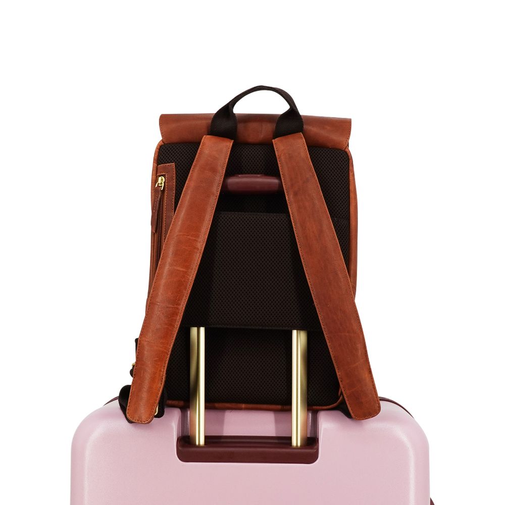 leren laptop rugzak 15 inch cognac achterzijde