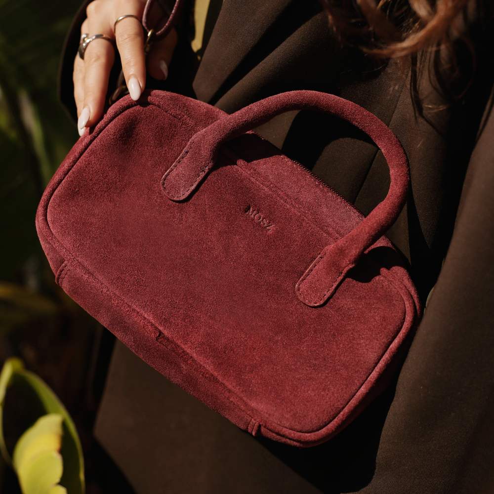 Suede handtas dames burgundy sfeerbeeld