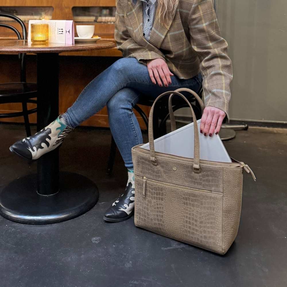 Leren laptoptas dames 15.6 inch taupe lifestijl