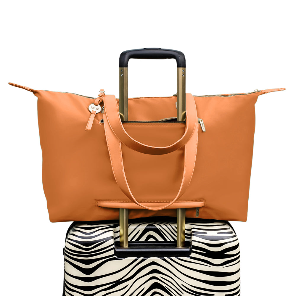 Weekendtas in Oranje zijkant achterzijde