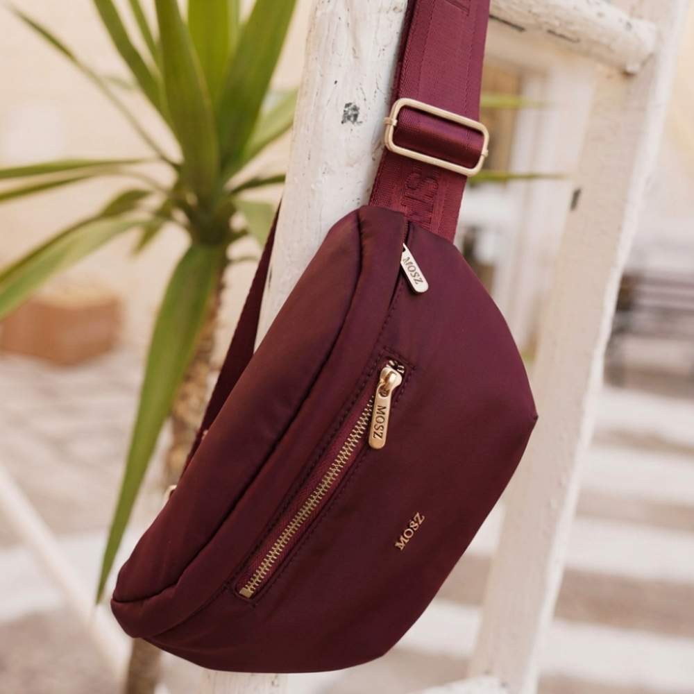 Crossbody Heuptas dames nylon aubergine sfeerbeeld