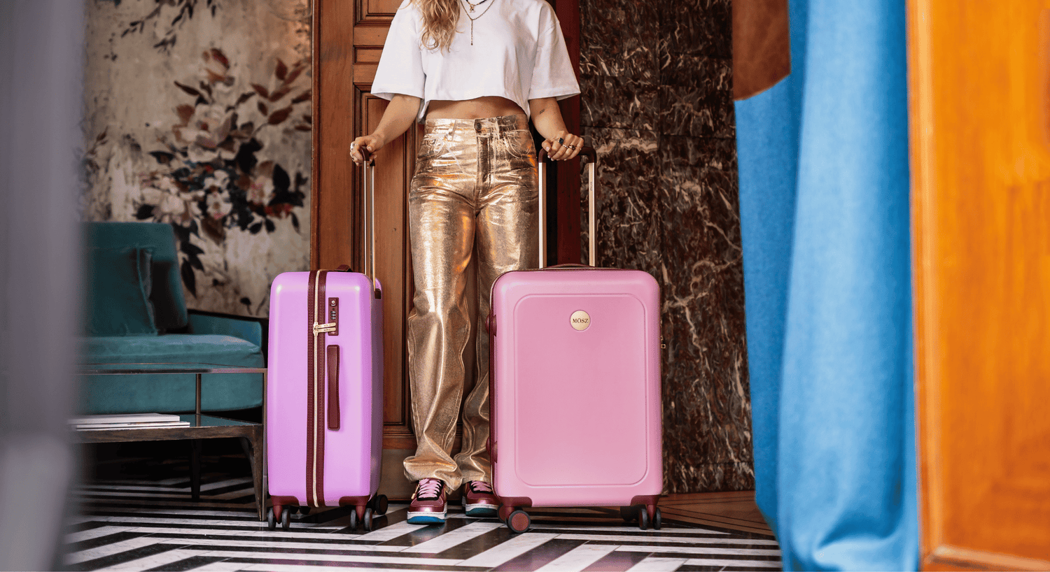 roze koffer