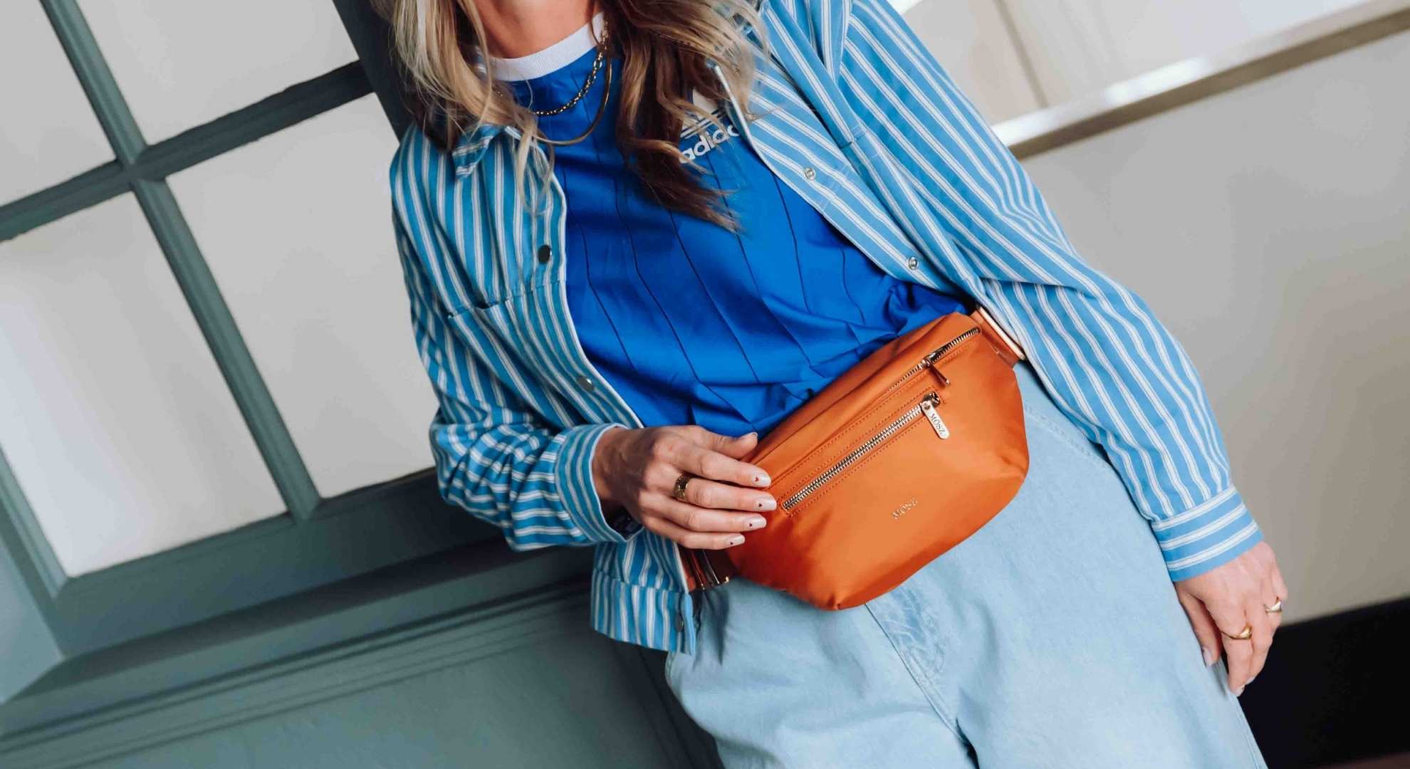 oranje bumbag in de sale voor dames