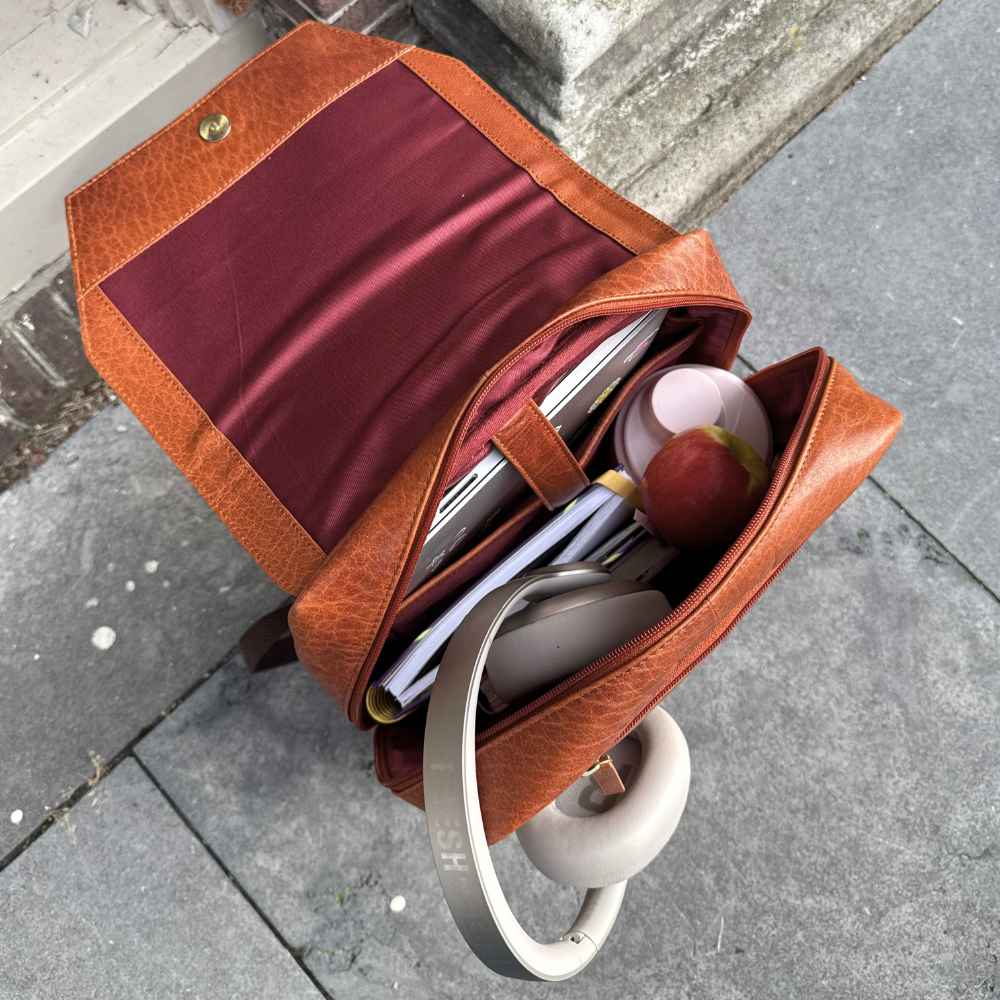 leren laptop rugzak 15 inch cognac binnenzijde