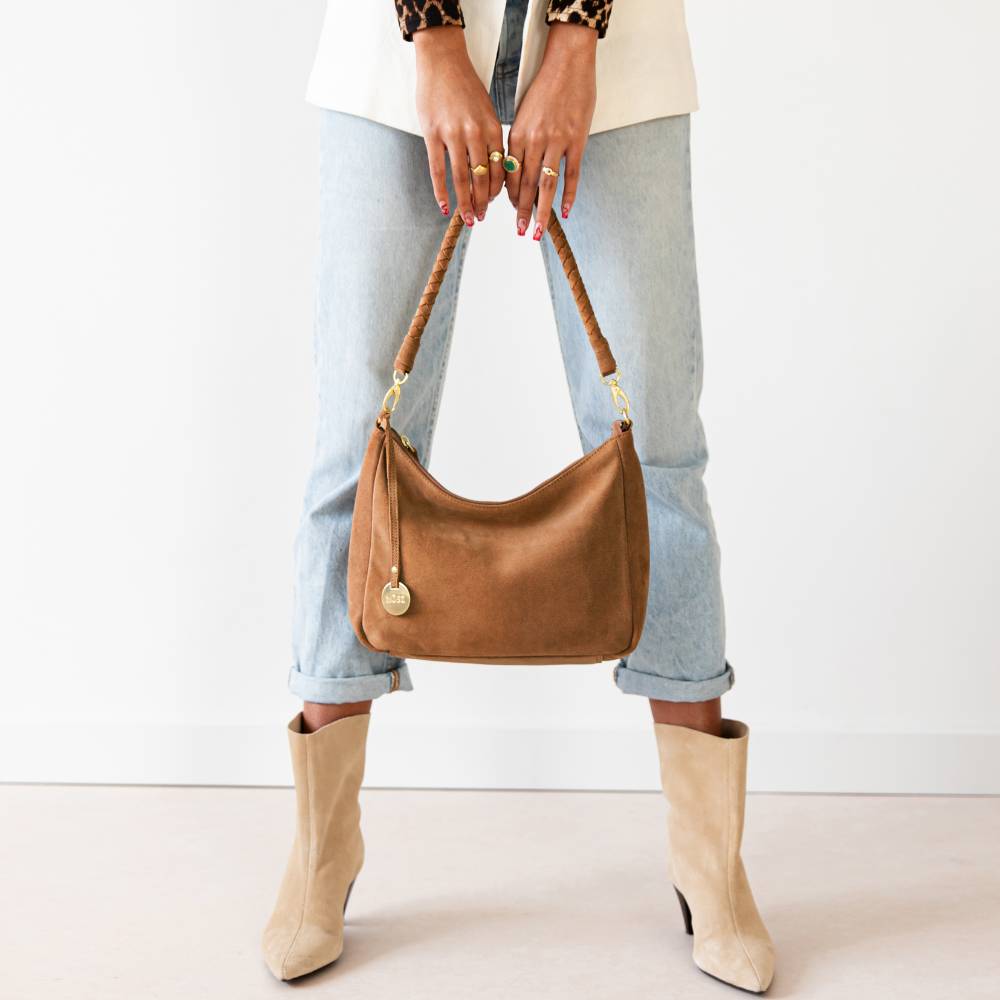 schoudertas dames suede cognac maat