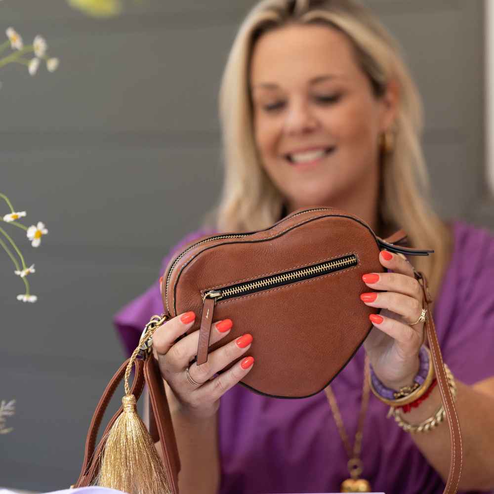 Leren hartvormige tas cognac