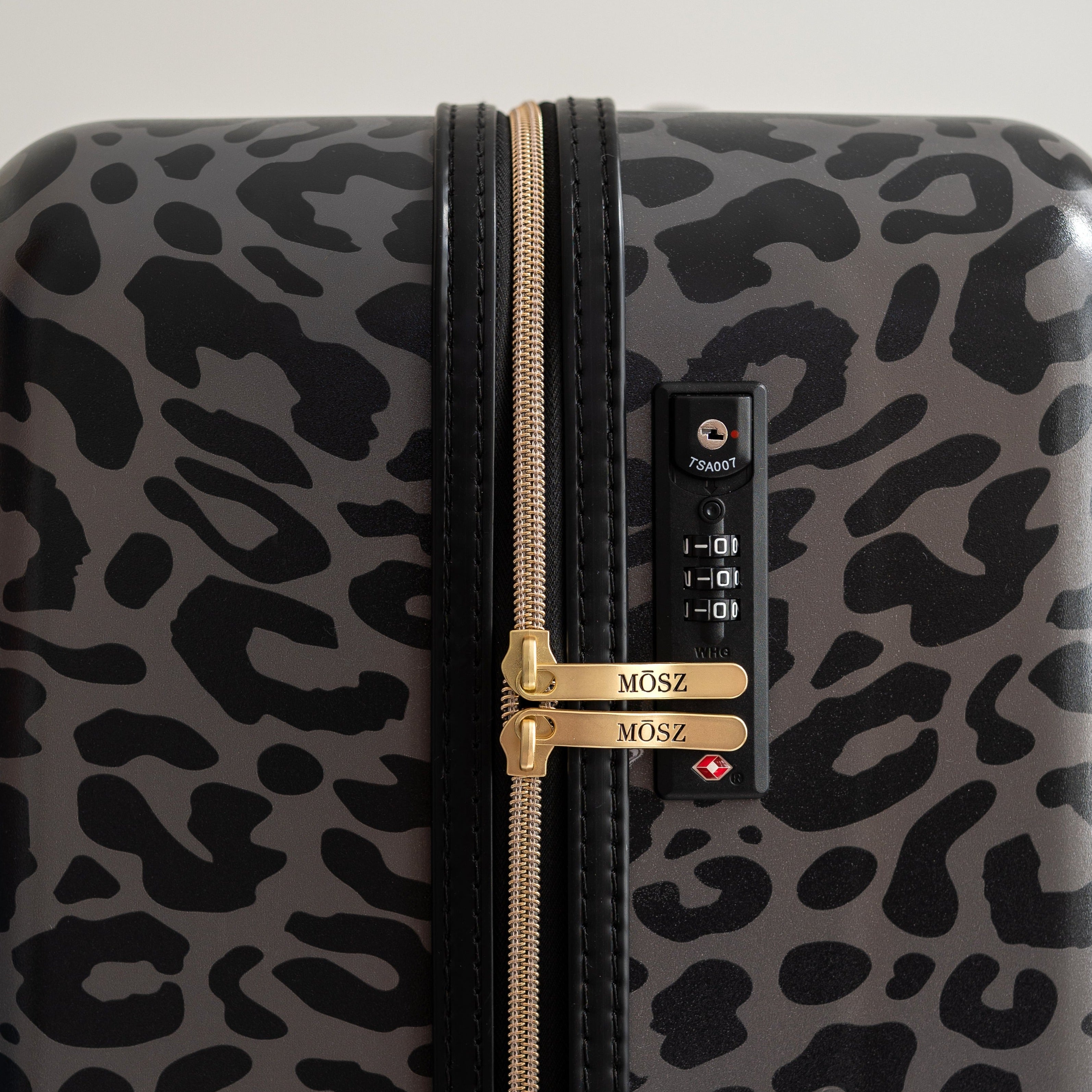 Dames middenmaat koffer zwarte luipaard - 66 cm - MŌSZ Lauren