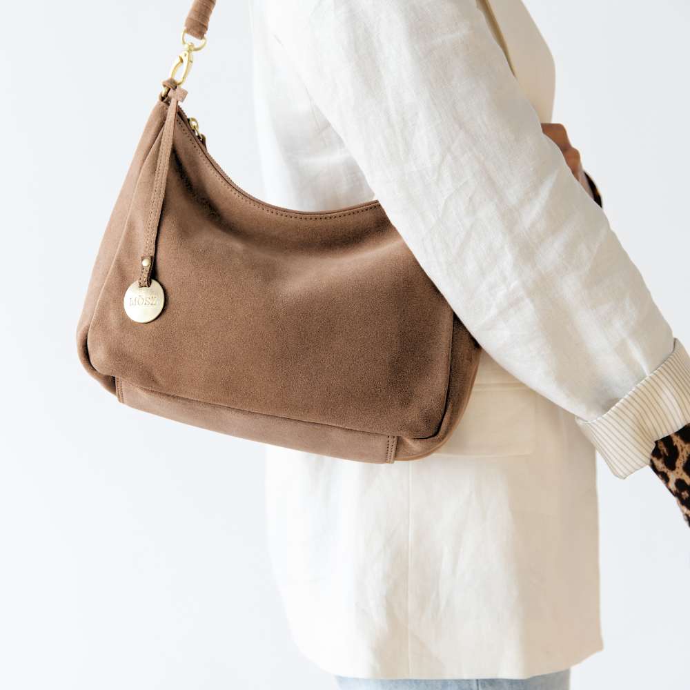 Suede schoudertas dames taupe maatindicatie