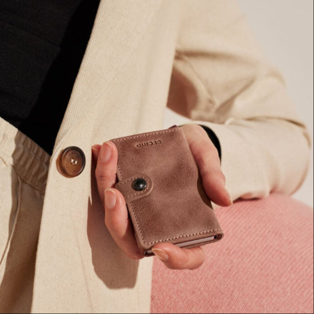 SECRID Miniwallet Vintage Roze – Pasjeshouder dames bij model